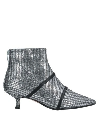 Anna F Ankle Boots In Silver