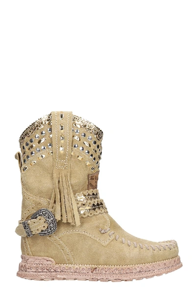 El Vaquero Yara Low Heels Ankle Boots In Beige Suede