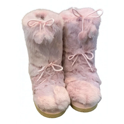 Pre-owned Moon Boot Pink Fur Boots