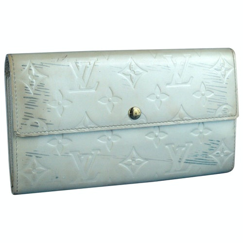 Pre-Owned Louis Vuitton Sarah White Patent Leather Wallet | ModeSens