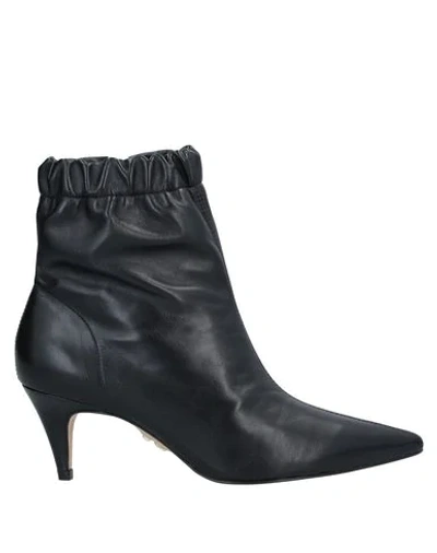 Carrano Ankle Boot In Black