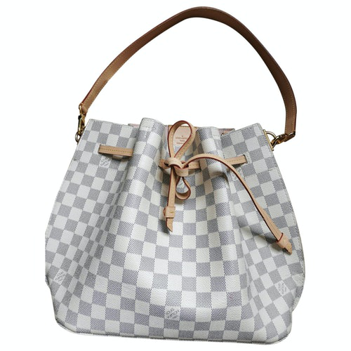Pre-Owned Louis Vuitton Girolata White Cloth Handbag | ModeSens