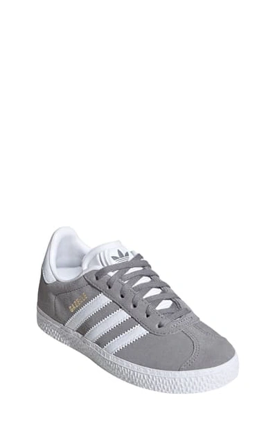Adidas Originals Kids' Gazelle Sneaker In Grey/ White/ Gold