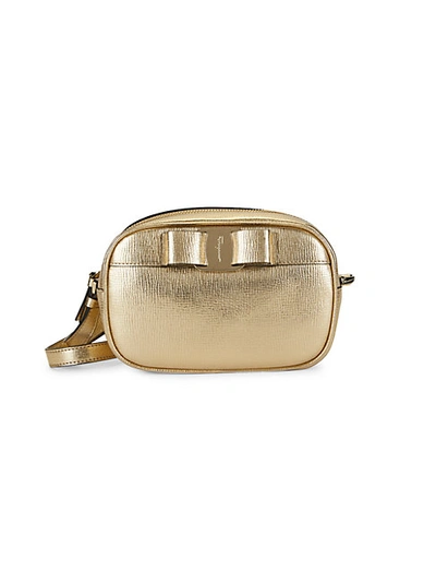 Ferragamo Vara Metallic Leather Crossbody In Gold Beige