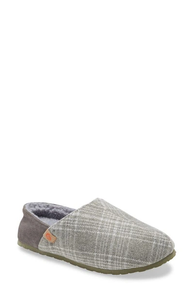 Acorn Parker Plaid Slipper In Grey Plaid Fabric