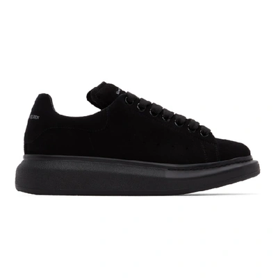 Alexander Mcqueen 低帮运动鞋 Larry 绒皮革 徽标 黑色 In Black