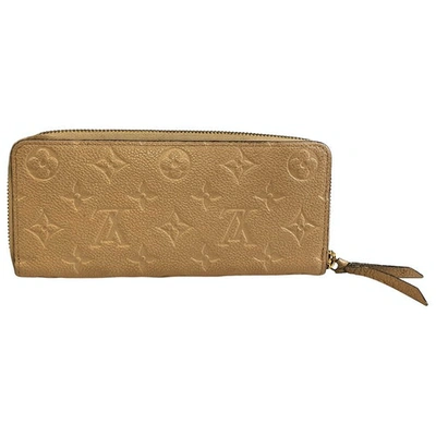 Pre-owned Louis Vuitton Zippy Leather Wallet In Beige