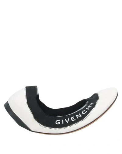 Givenchy Ballet Flats In Ivory