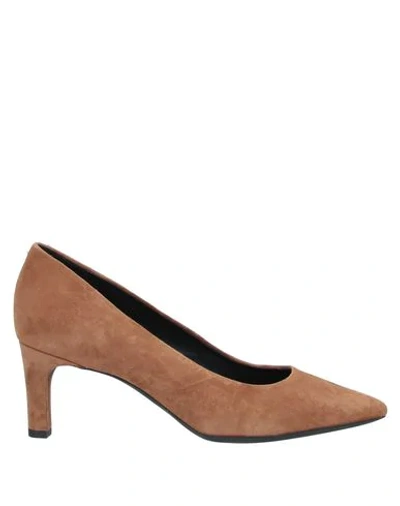 Geox Pumps In Camel