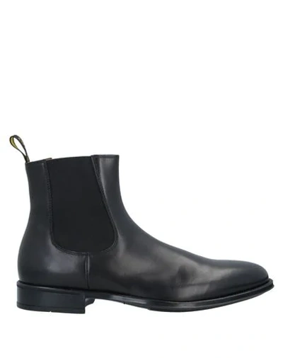 Doucal's Boots In Black