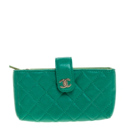 Pre-owned Chanel Green Quilted Leather Cc Phone Holder Pouch