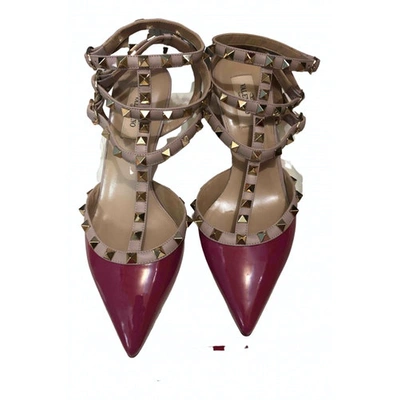Pre-owned Valentino Garavani Rockstud Burgundy Patent Leather Heels