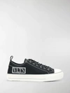 VALENTINO GARAVANI LOGO PATCH LOW-TOP SNEAKERS,15694114