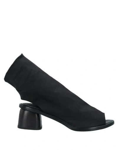 Lemaré Sandals In Black