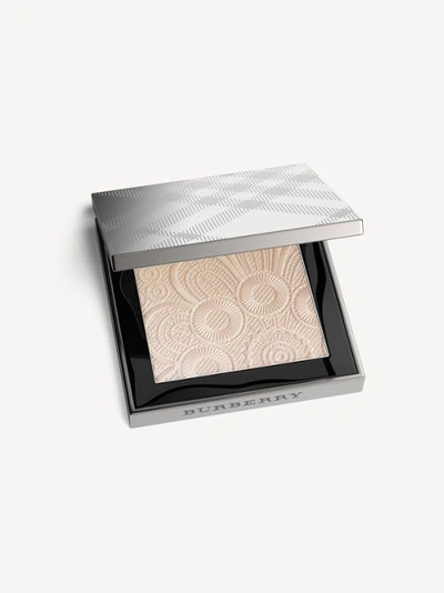 Burberry Fresh Glow Highlighter - Nude Gold No.02 In Nude Gold 02