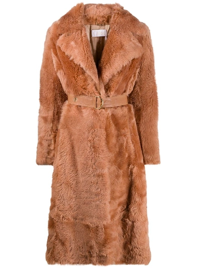 Chloé Belted Shearling Coat In Beigerose/