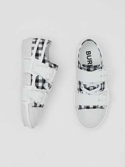 Burberry G In White/black