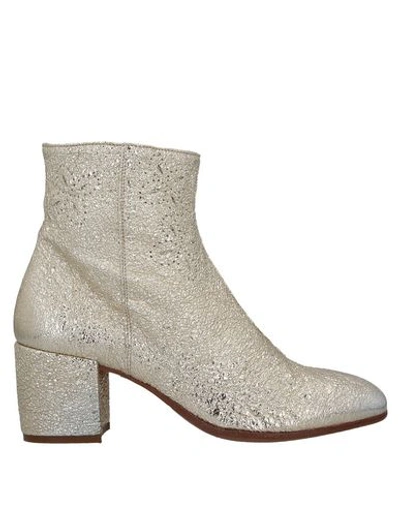 Alexander Hotto Ankle Boot In Platinum