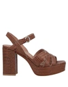 Janet & Janet Sandals In Brown