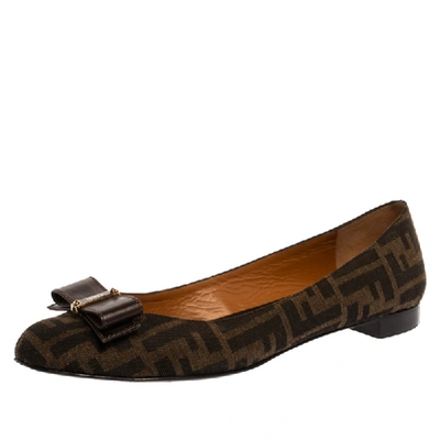 Pre-owned Fendi Tobacco Zucca Canvas And Leather Bow Detail Ballet Flats Size 41 In Brown