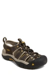 Keen Newport H2 Ex Trail Sandal In Raven/ Aluminum