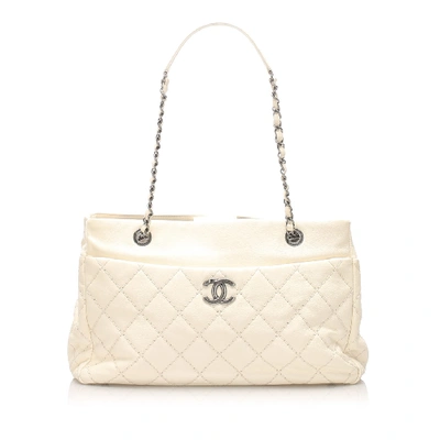 Pre-owned Chanel Wild Stitch Leather Shoulder Bag In White