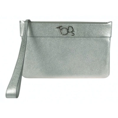 Pre-owned Tod's Leather Clutch Bag In Silver