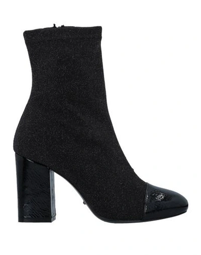 Todai Ankle Boots In Black