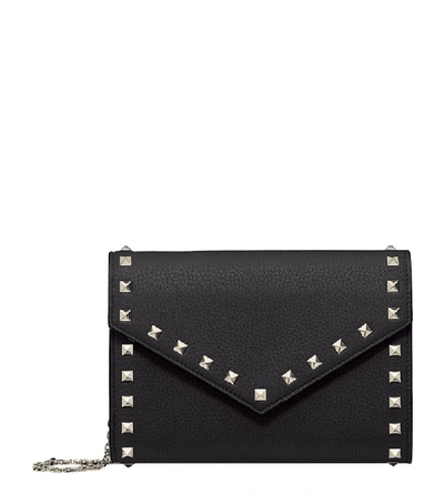Valentino Garavani Rockstud Leather Wallet With Chain In Black