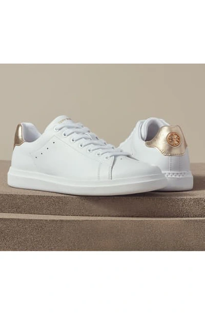 Tory Burch Howell Sneaker In Black / White