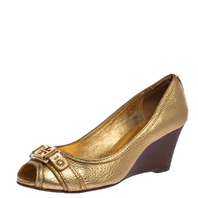 Pre-owned Tory Burch Gold Textured Leather Wedge Peep Toe Pumps Size 38