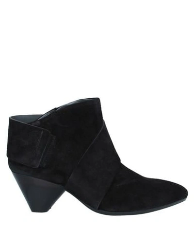 Fiorifrancesi Ankle Boot In Black