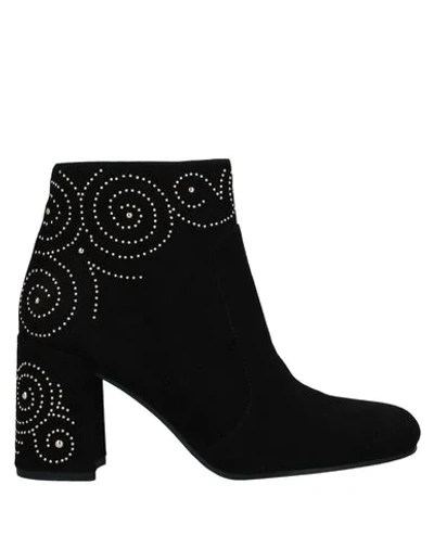 Adele Dezotti Ankle Boots In Black