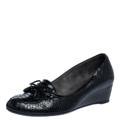 Pre-owned Stuart Weitzman Black Python Embossed Leather Wedge Bow Detail Loafer Pumps Size 38