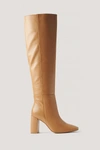 NA-KD KNEE HIGH LEATHER BOOTS - BEIGE