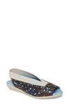 Cloud Caliber Slingback Sandal In Bubbles/ Grey Leather