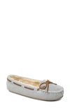 MINNETONKA 'CALLY' SLIPPER,40101