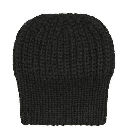 The Row Ayfer Ribbed Cashmere Beanie In Black