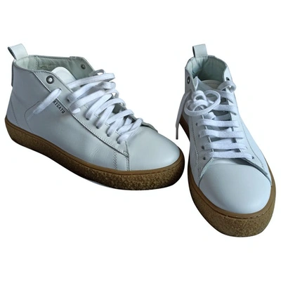 Pre-owned Axel Arigato White Leather Trainers