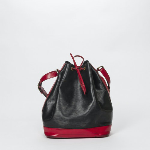Pre-Owned Louis Vuitton Noé Black Leather Handbag | ModeSens