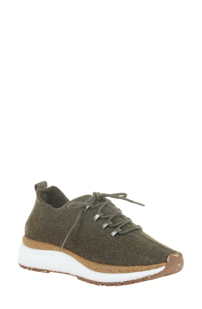 Otbt Courier Platform Sneaker In Green