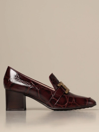 Tod's Moccasin In Crocodile Print Leather With Chain Detail In Burgundy