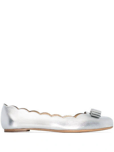 Ferragamo Varina Metallic Scallop Bow Ballerina Flats In Silver