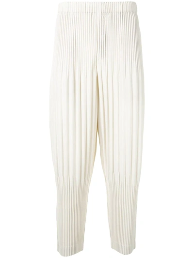 Issey Miyake Cropped Pleated Trousers In White