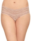 B.TEMPT'D BY WACOAL LACE KISS HIPSTER