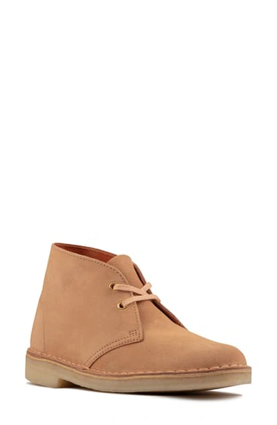 Clarksr Clarks Desert Chukka Boot In Sandstone Suede