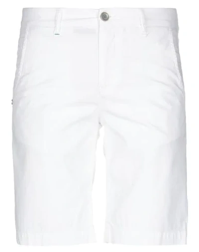 Re-hash Bermudas In White