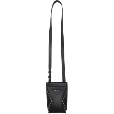 Givenchy 黑色 Antigona 皮革手机袋 In Black