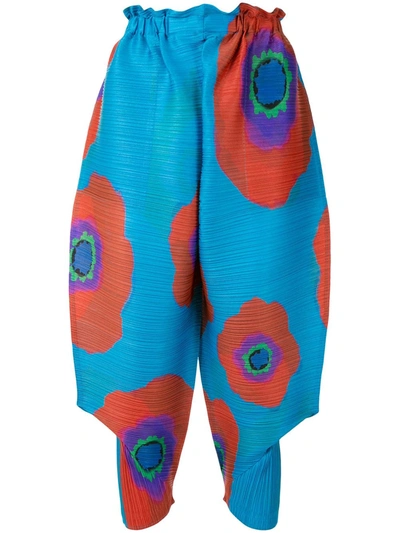 Issey Miyake Floral Print Cropped Trousers In Blue