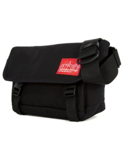 Manhattan Portage Large Kent Messenger Bag In Black